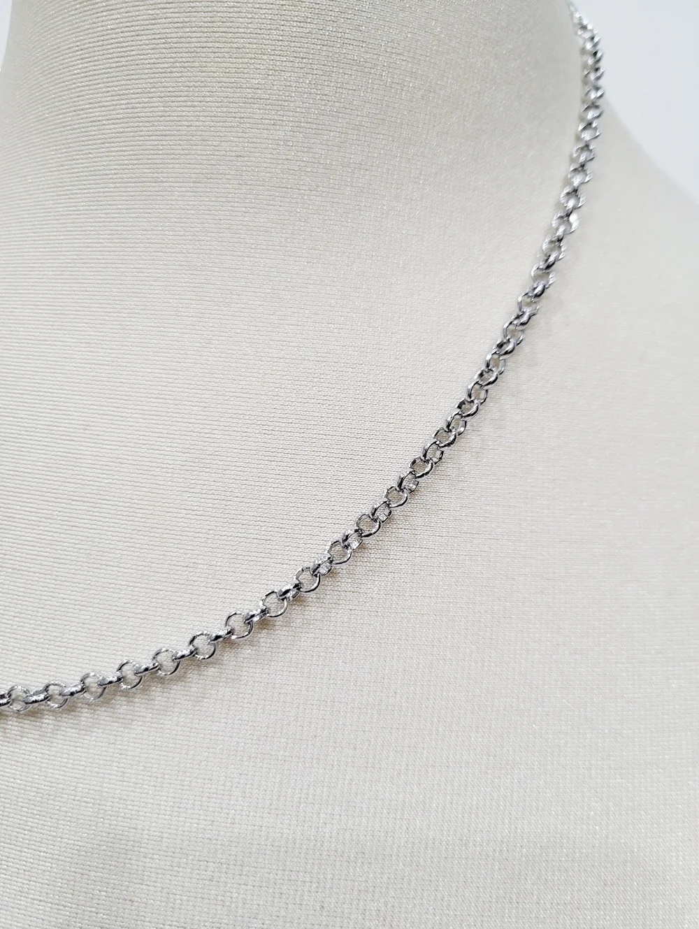 Brand New Silver Tone Gothic Red Heart Cross Necklace - Picture 6 of 9